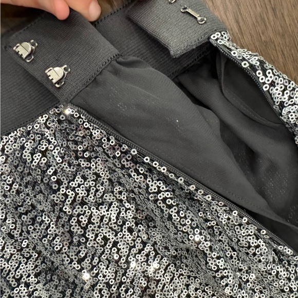 GAP Sequin Skirt - Picture 3 of 6